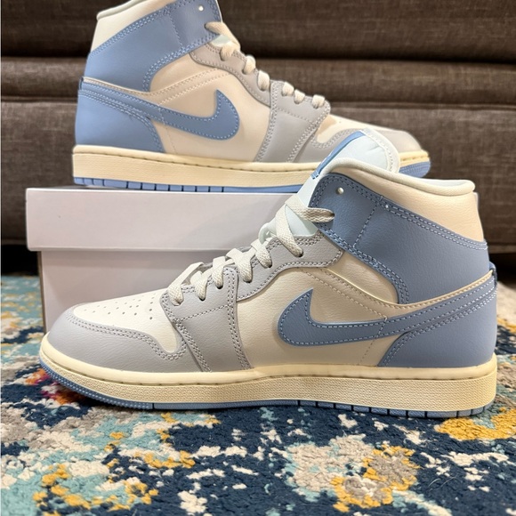 Size 9 - Women’s Air Jordan 1 Mid “Psychic Blue Sail Coconut Milk” - Picture 2 of 5